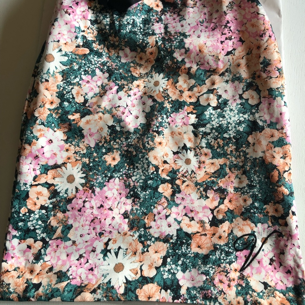 🛑⚠️ SOLD 6.1.22 ⚠️🛑 
VS comfy sole black satin bow with flowered carry bag NWT - Picture 5 of 8